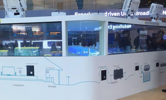 世界移動(dòng)通信大會(huì)MWC2016，賽普用透明屏與華為共舞